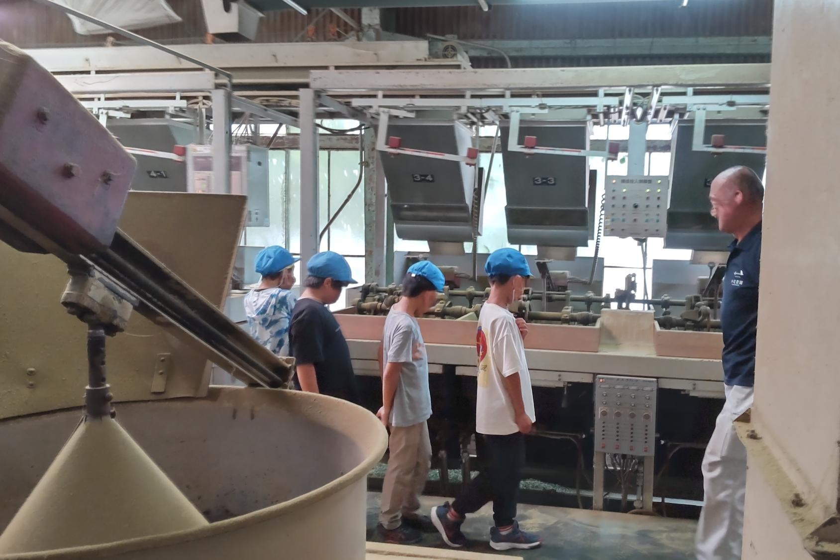 茶工場2.JPG