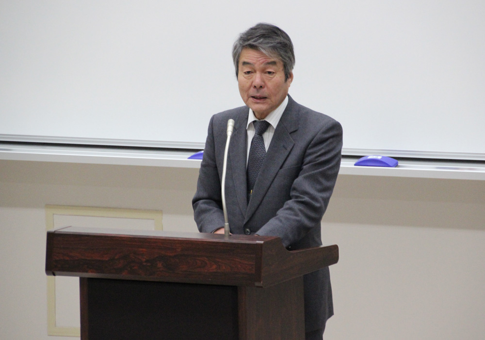 冒頭挨拶する長友学長（奈良県大学連合代表）